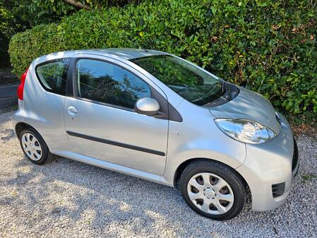 PEUGEOT 107 1.0 12V Urban